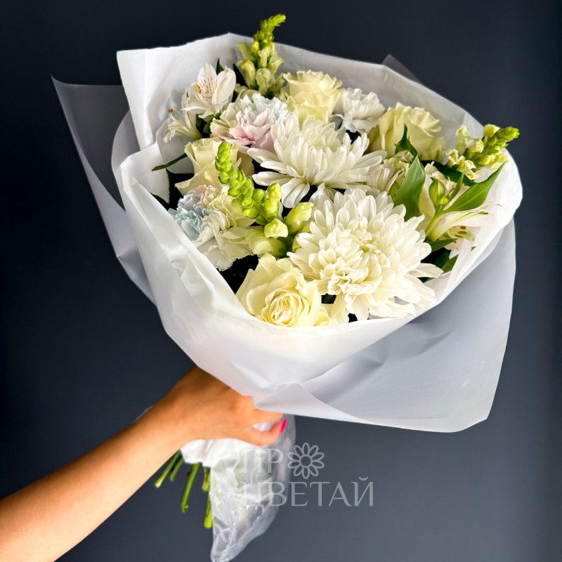 Сборный букет с хризантемой «Весенний привет»