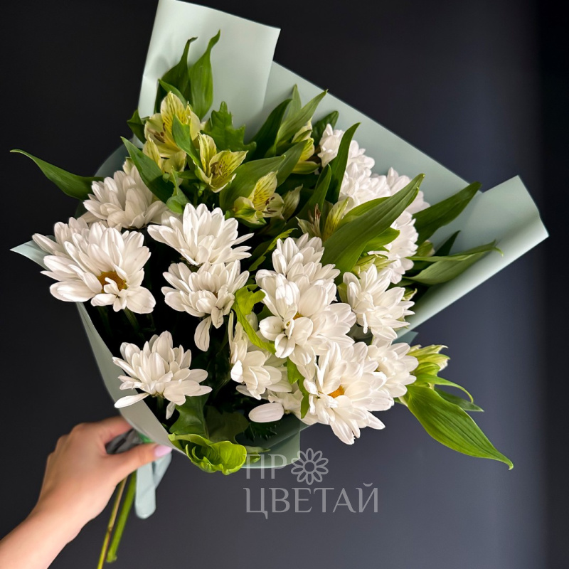 Букет с альстромерией и хризантемой «Лагуна»