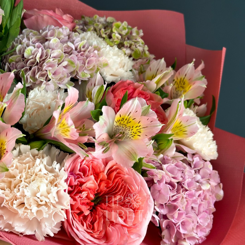 Сборный букет с альстромерией «Пробуждение» 1