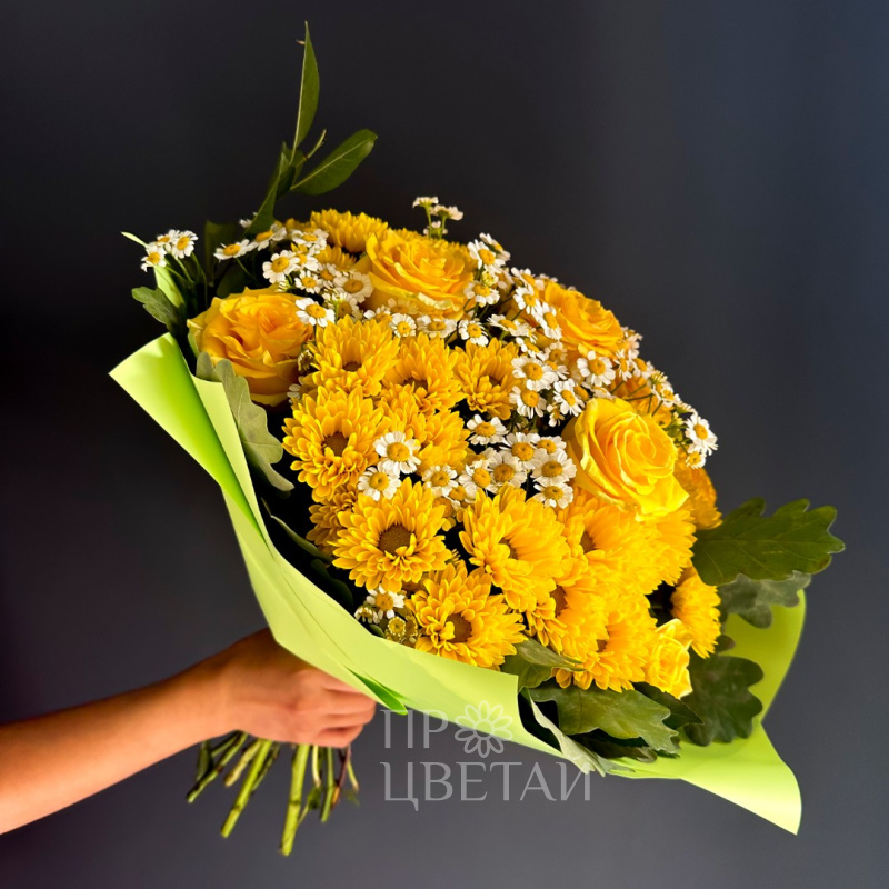 Сборный букет с ромашками «Солнечный»
