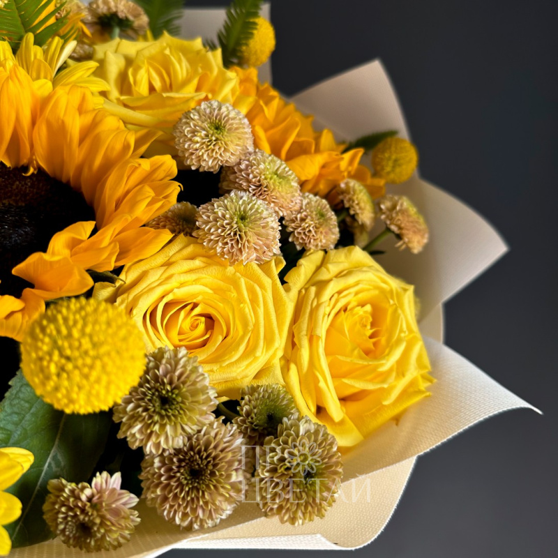 Сборный букет с подсолнухом «Настроение» 1