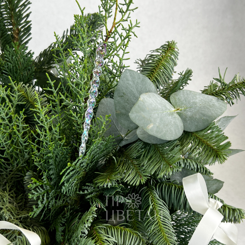 Композиция из ели «Зимний день» 1