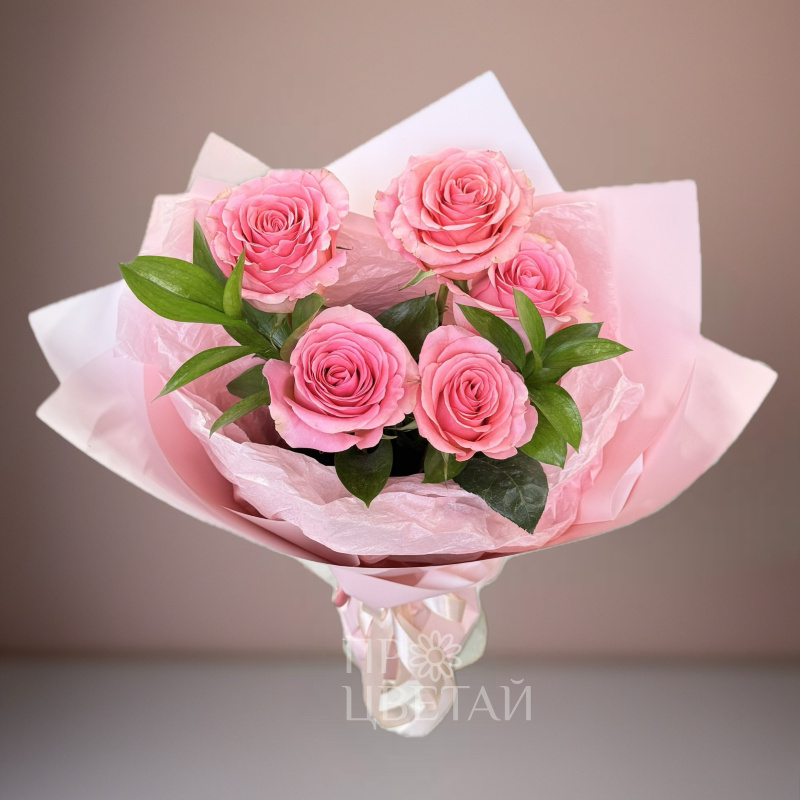 Букет из 5 роз с рускусом «Нежный» 2