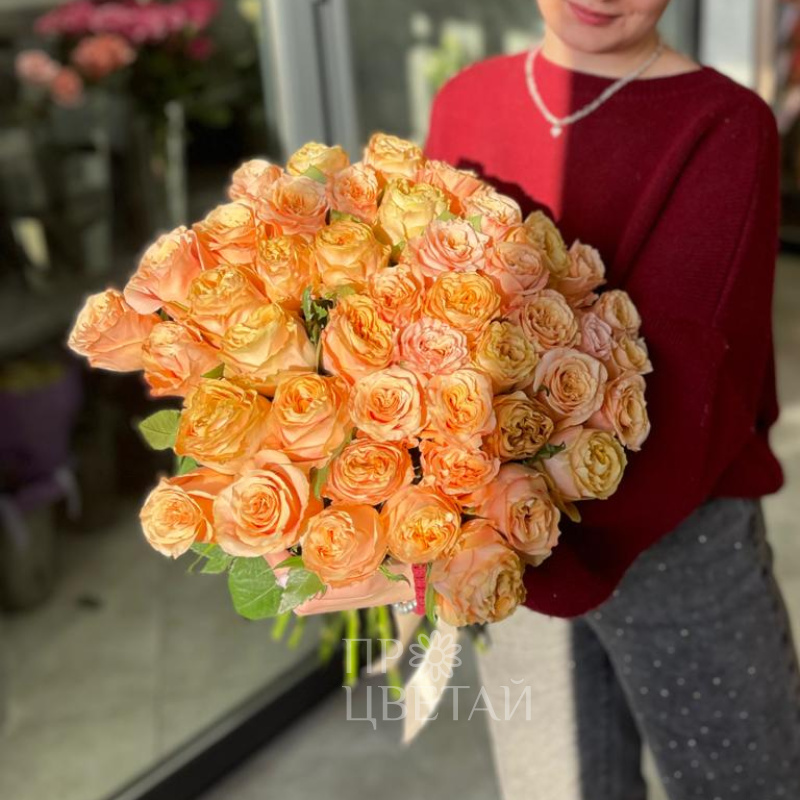 Моно-букет из 45 персиковых роз 1
