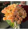 Моно-букет из 45 персиковых роз