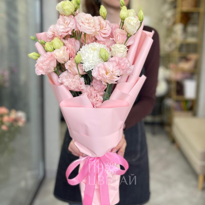 Сборный букет с эустомами 1