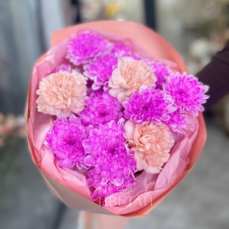 Сборный букет с хризантемами 1