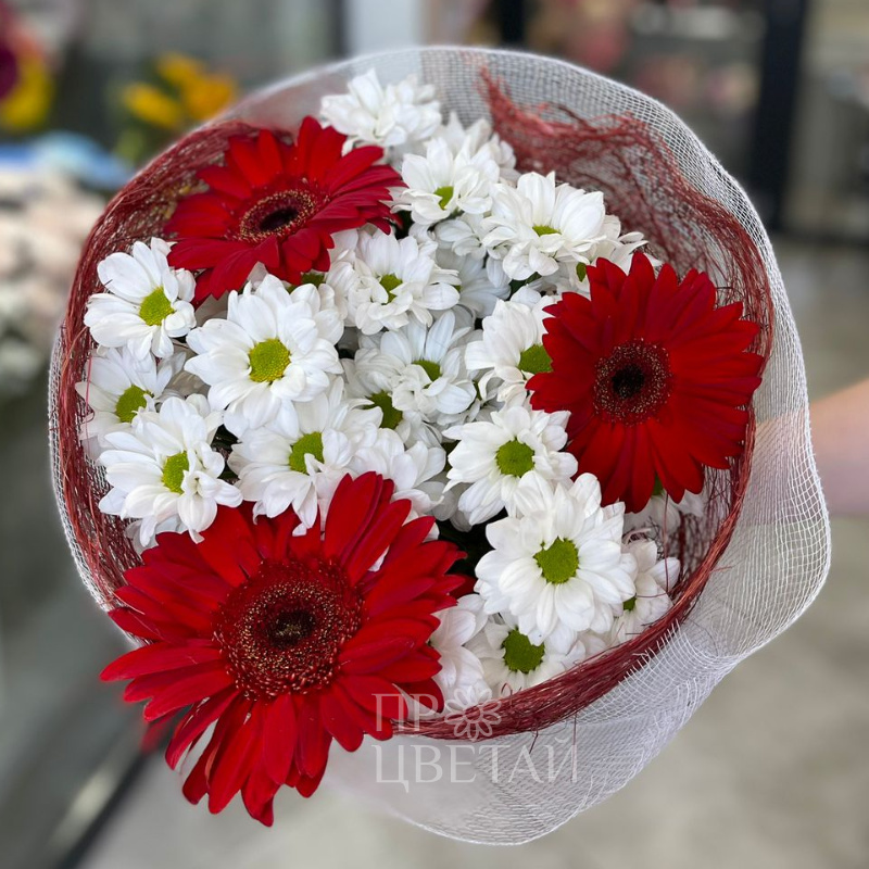 Букет с герберами и ромашками 2