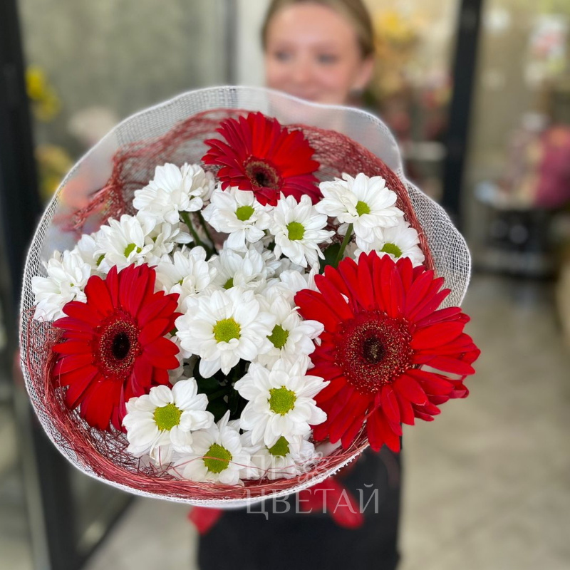 Яркий букет с герберами