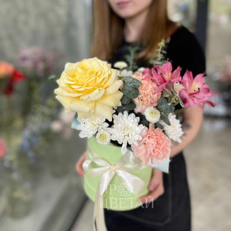 Бокс с пионовидной розой 1