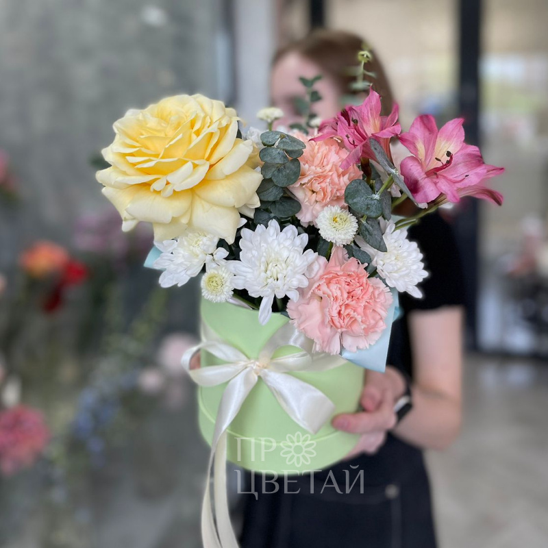 Бокс с пионовидной розой 2