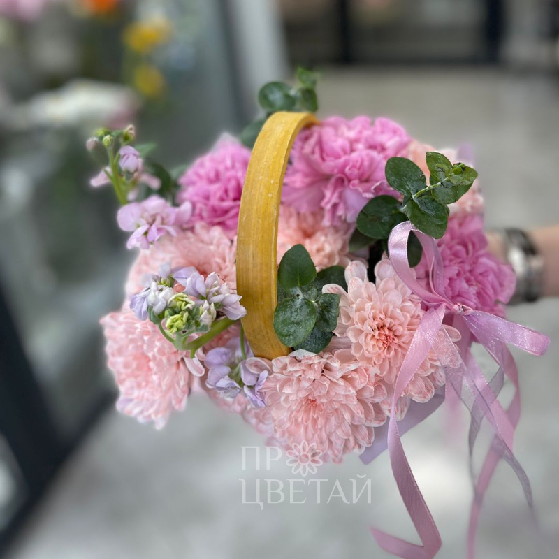 Нежная корзинка с маттиолой 2