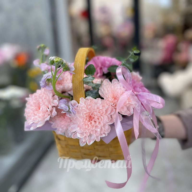 Нежная корзинка с маттиолой
