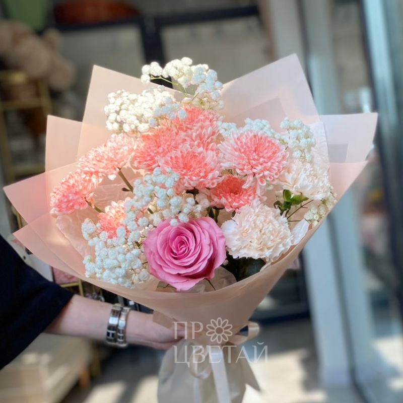 Букет с гипсофилой «Раннее утро»