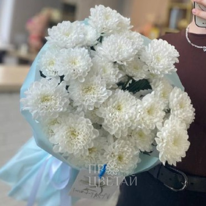 Воздушный букет из хризантем