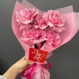 5 пионовидных розовых роз от интернет-магазина «Процветай» в Хабаровске