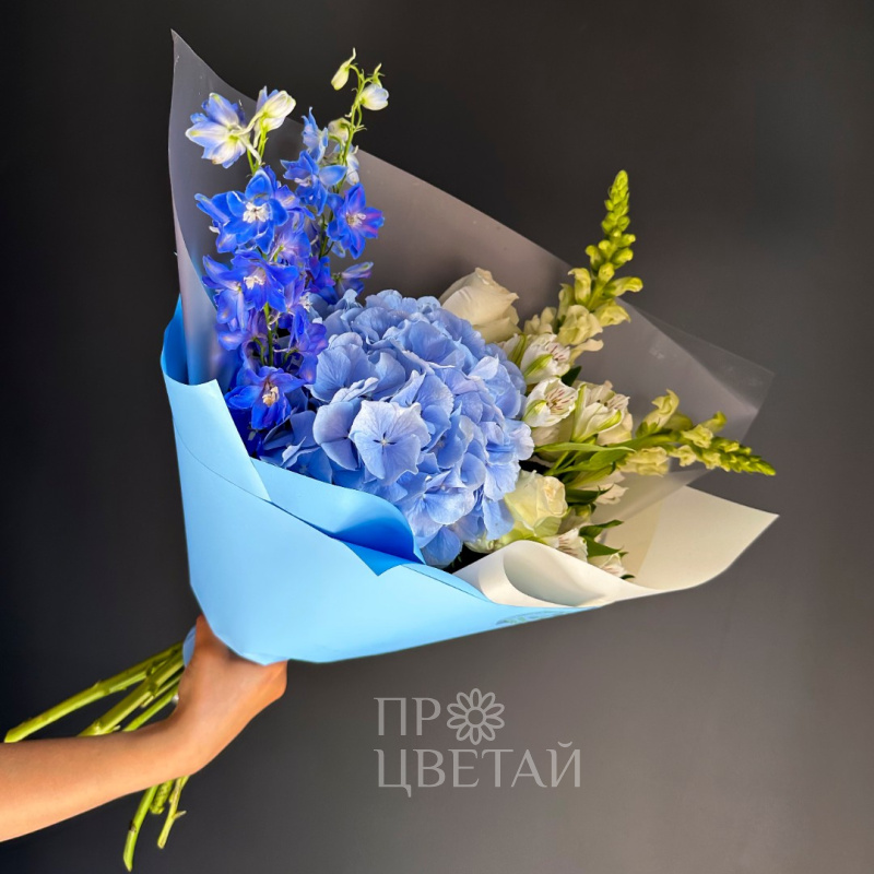 Сборный букет с гортензией «Шикарный»