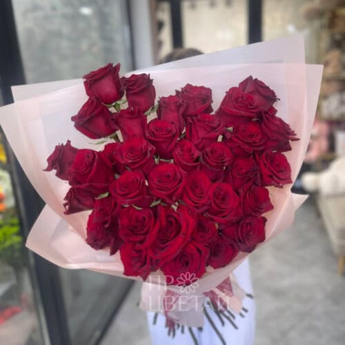 35 красных эквадорских роз