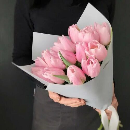 Букет из 15 розовых тюльпанов